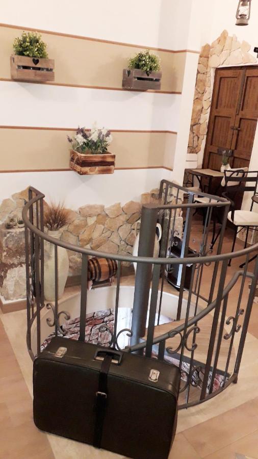 La Corte Di Angelica Шака Екстериор снимка